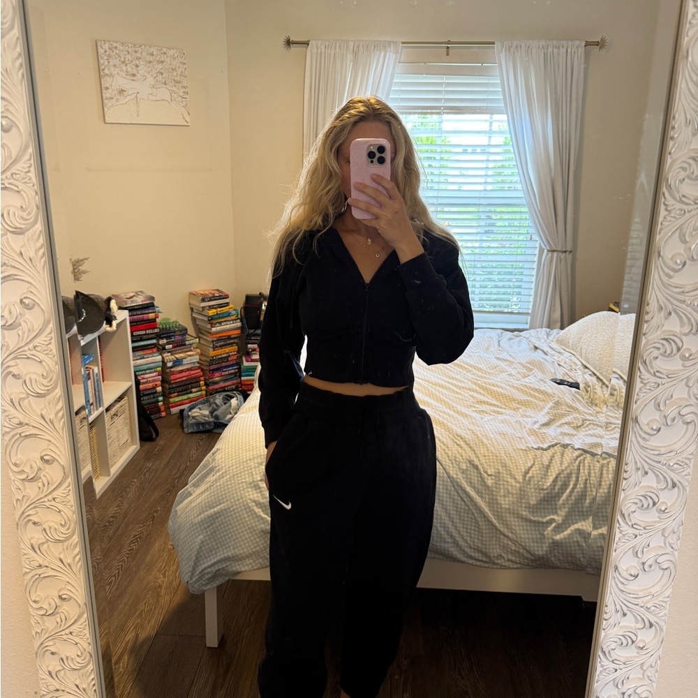 Nike Black Track Pants for Casual Comfort